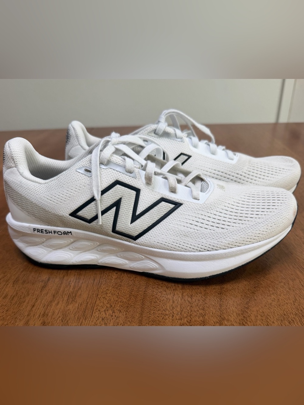 New Balance - Women’s 520 V9 Running Shoes | White & Black | Size 10